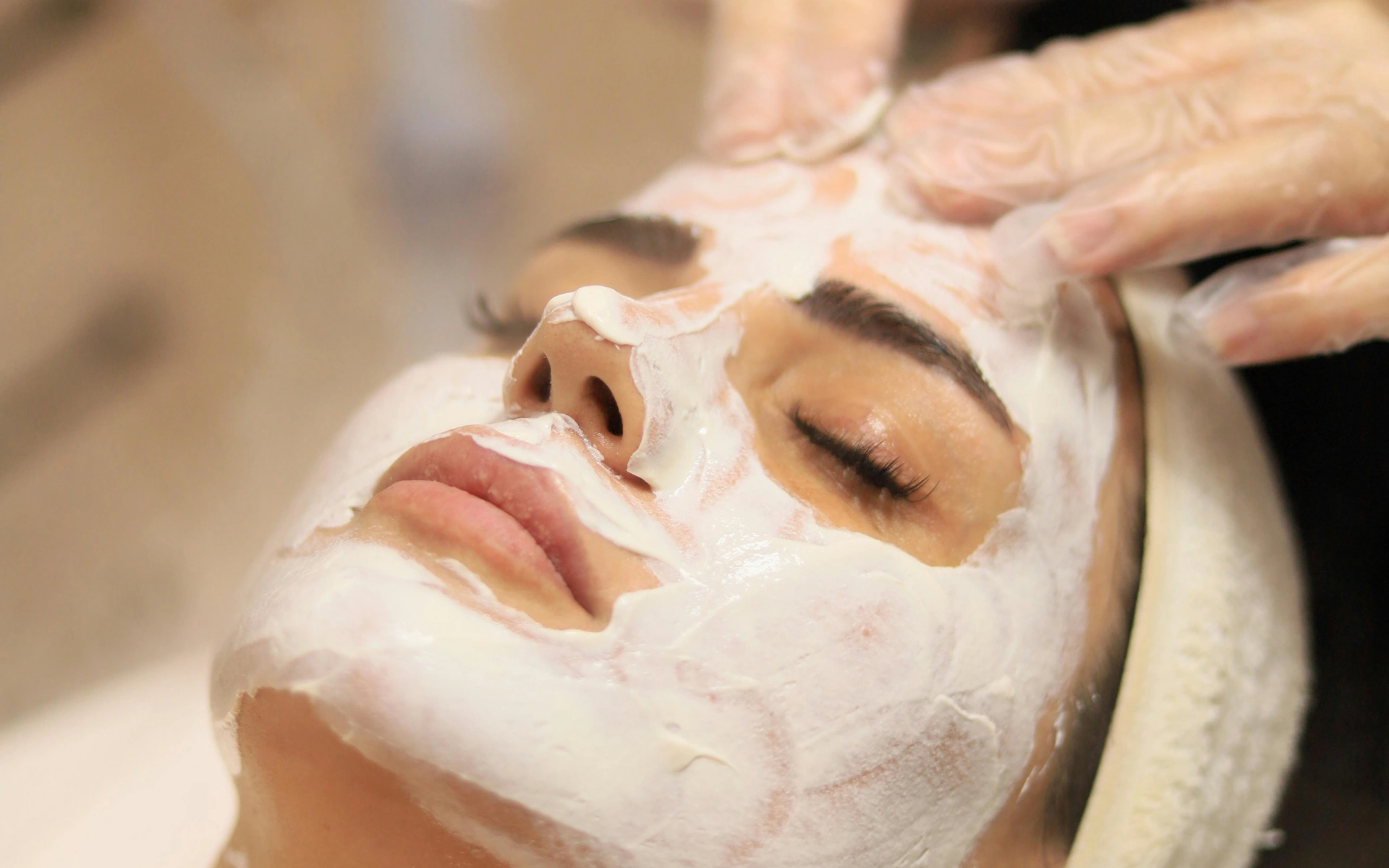 Tratamiento facial Beauty Concept