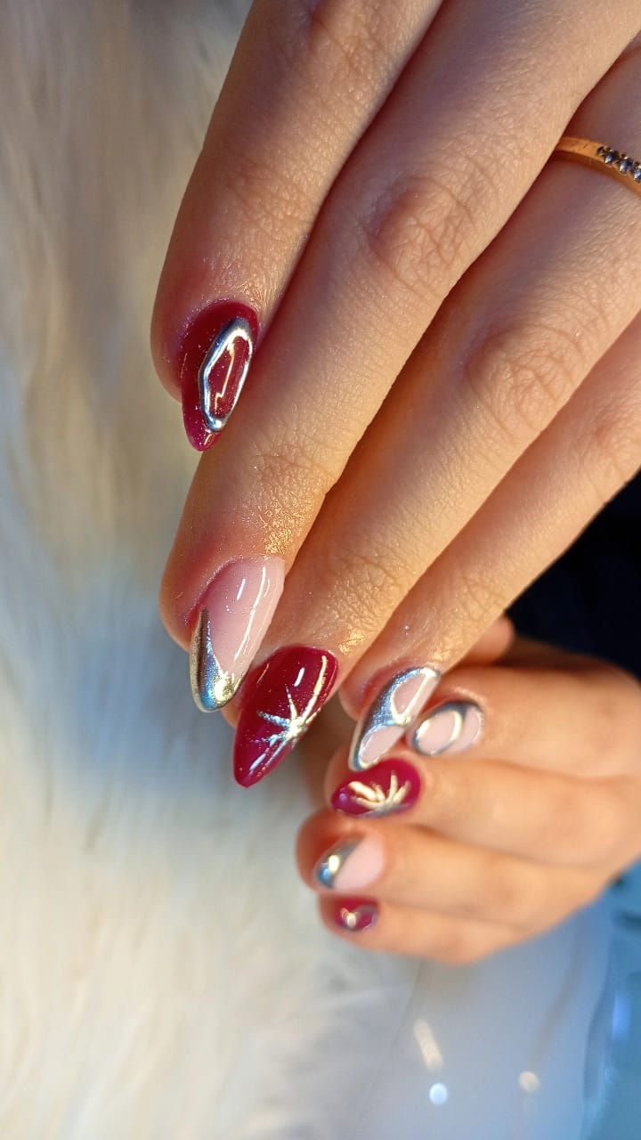 Kapping rojo con detalles cromados