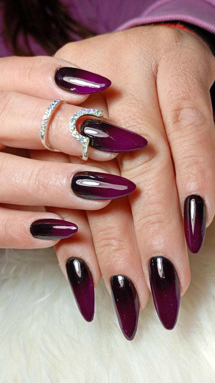 Soft gel violeta con terminación brillante