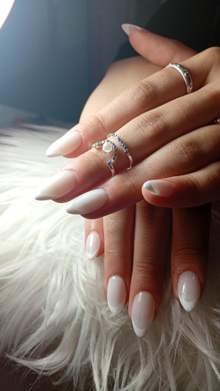 Soft gel milky en forma almendra